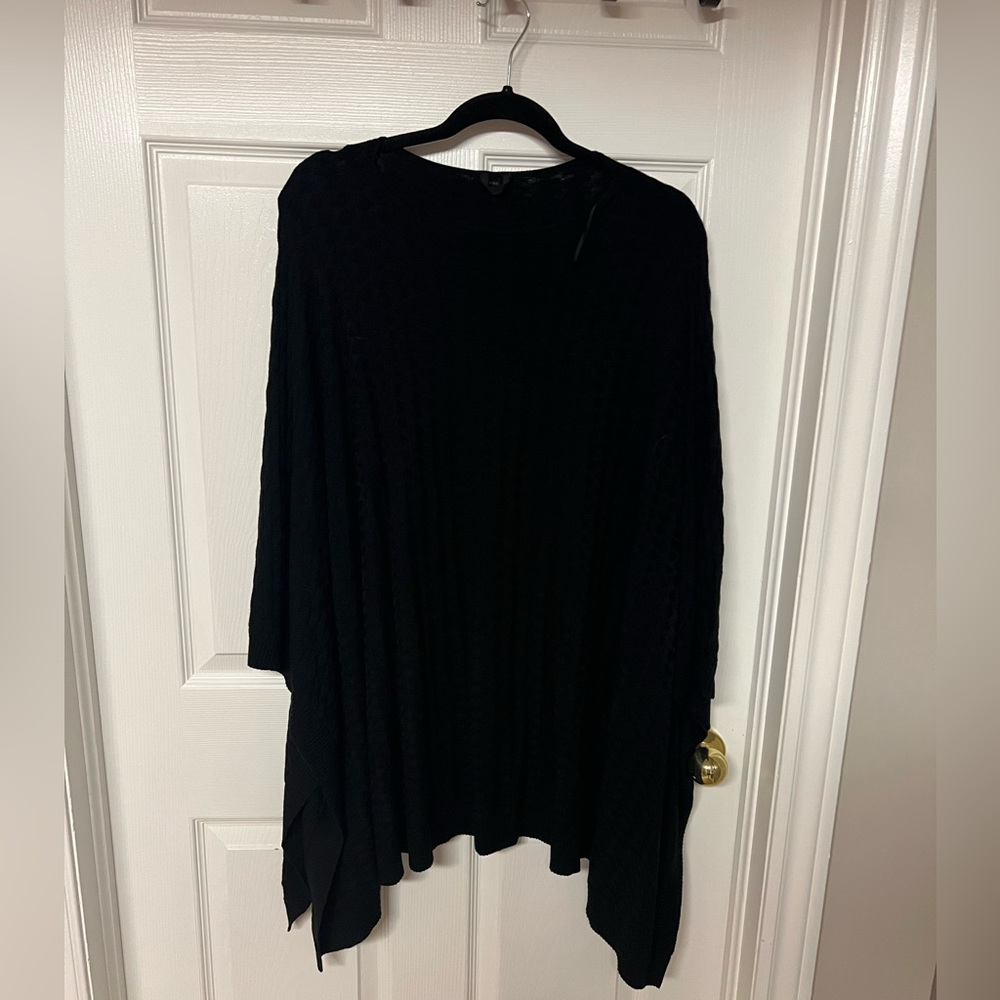 Lululemon poncho in black one size fits all